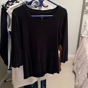 Mid sleeve black essentials shirt, Sz L